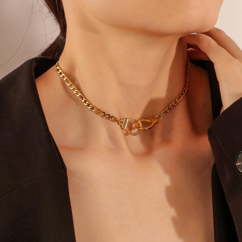 Jewelry ins cold personality hip-hop handcuffs collarbone necklace fashion titanium steel choker necklace