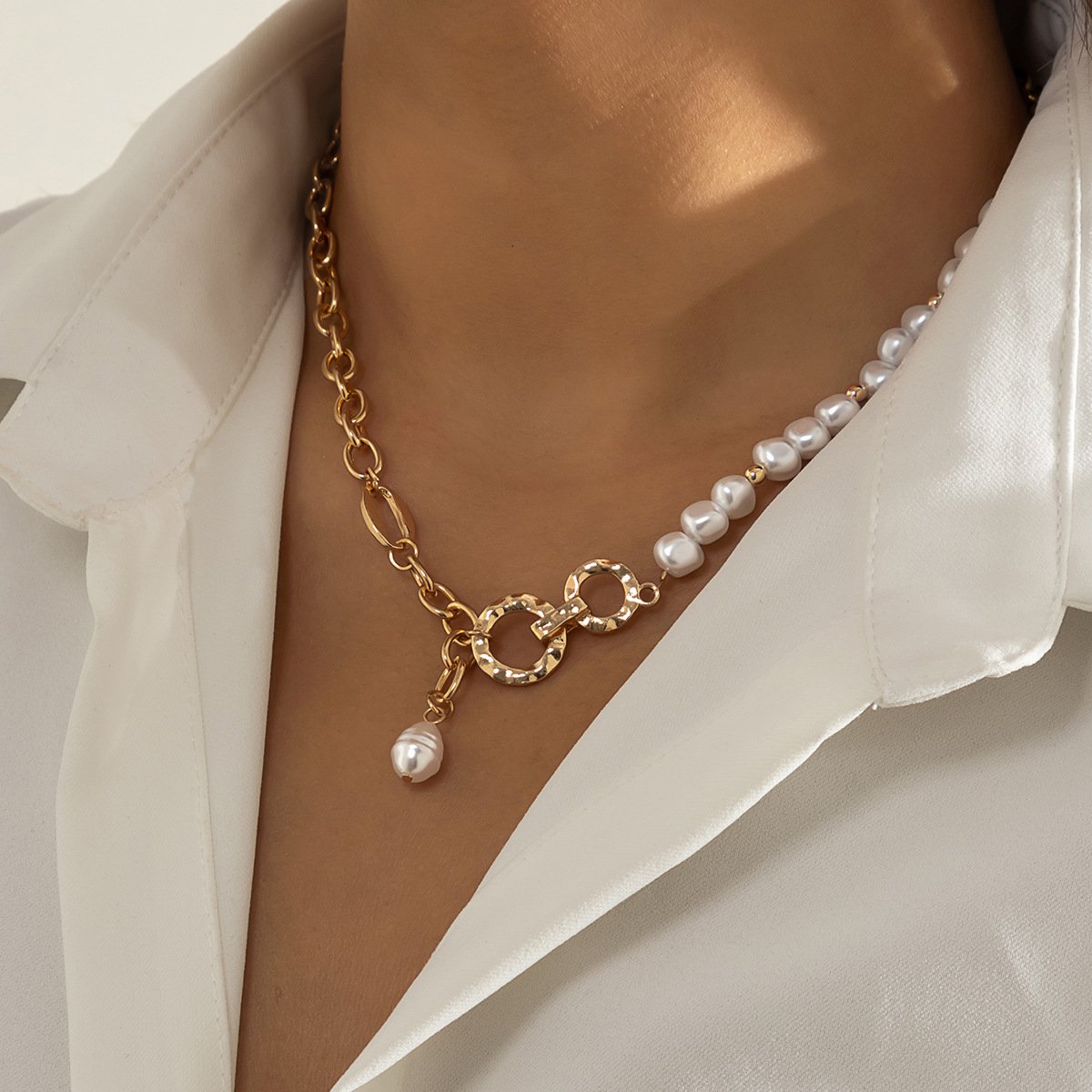 Jewelry cold special-shaped pearl pendant necklace female hip-hop retro metal buckle chain necklace