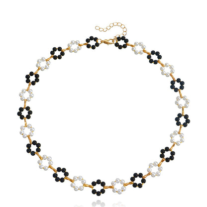 Jewelry small fresh black and white gradient small daisy imitation pearl necklace female beach single-layer necklace