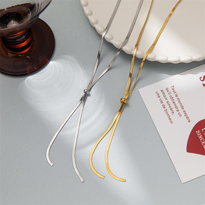 Adjustable pull rope blade chain titanium steel necklace simple round bead clavicle chain minimalist stainless steel long bead