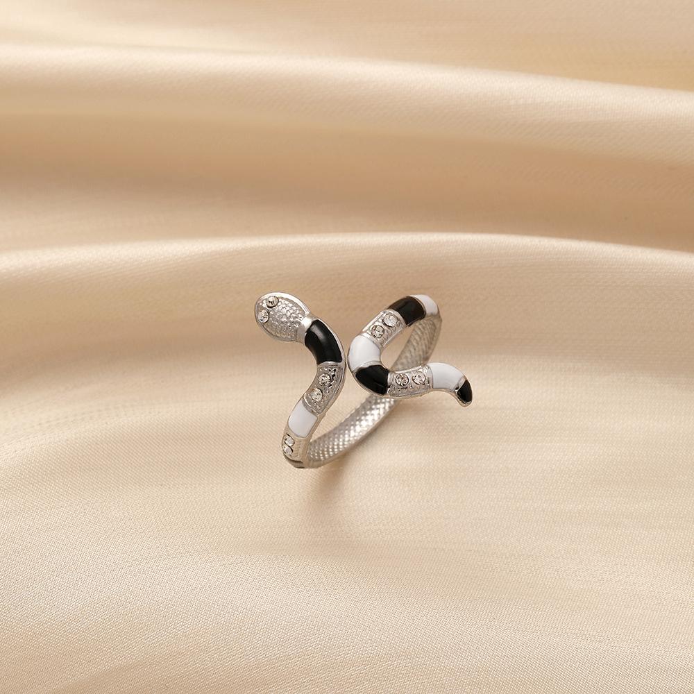 Fashion personality trend stainless steel opening adjustable black and white snake ring versatile live mouth ring adjustable