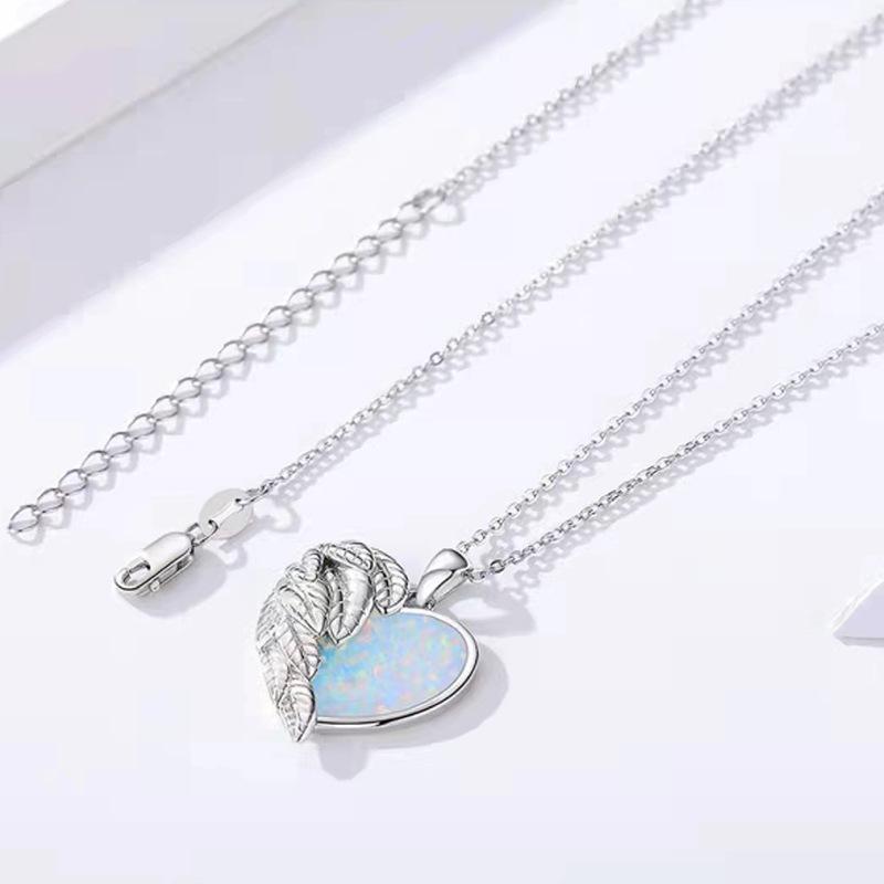 Jewelry Fashion Love Feather Pendant Necklace Female Niche Design Valentine's Day Gift Jewelry