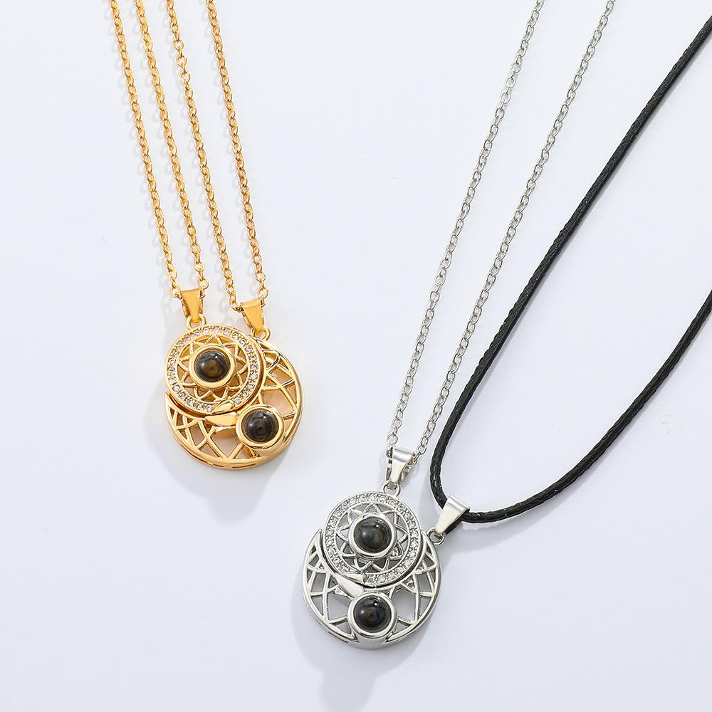 Sun and moon couple projection necklace men and women a pair of ins fashion 1 language magnetic pendant clavicle chain