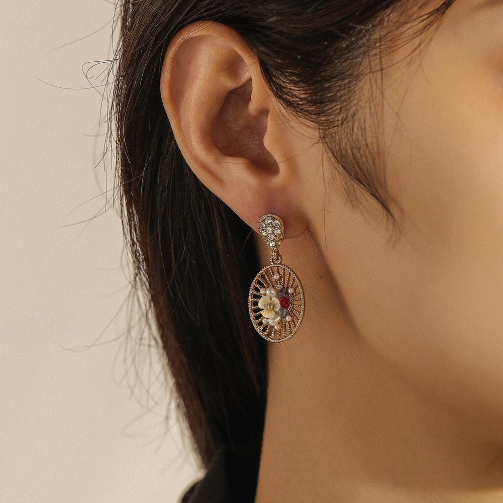 Geometric Pearl Color Gravel Earrings Heart Hollow Ear Studs Retro Temperament Fashion Trendy Earrings