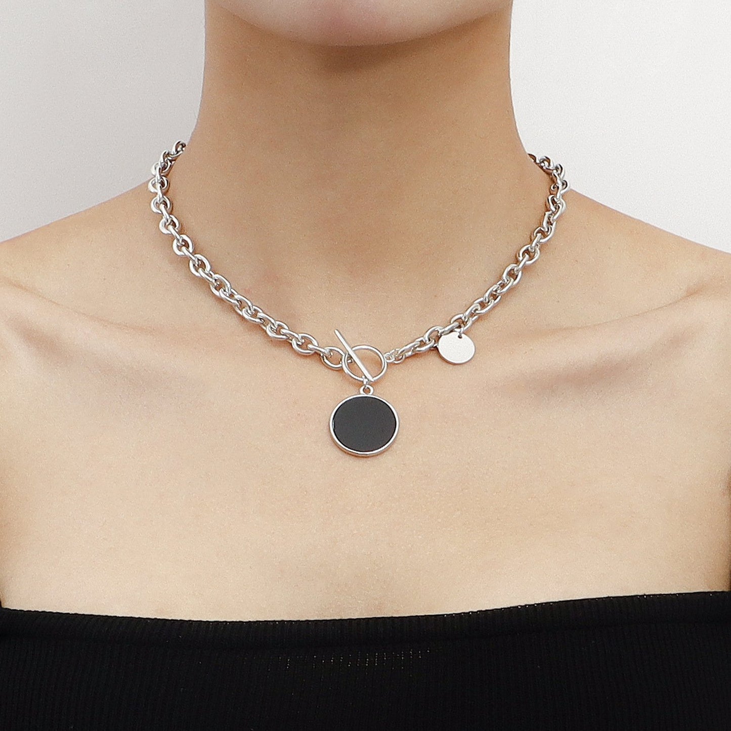 Jewelry wild berry exaggerated thick chain black mother-of-pearl necklace female trendy cool alloy sweater chain