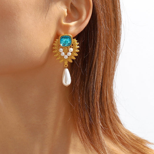 E1193 French retro high-end sense pearl earrings retro elegant niche personality geometric middle-aged earrings