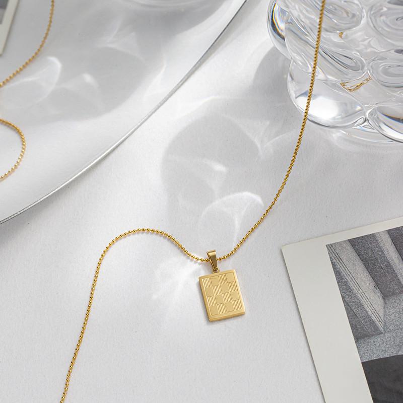 Retro square checkerboard pendant necklace stainless steel gold-plated clavicle chain simple personality ins