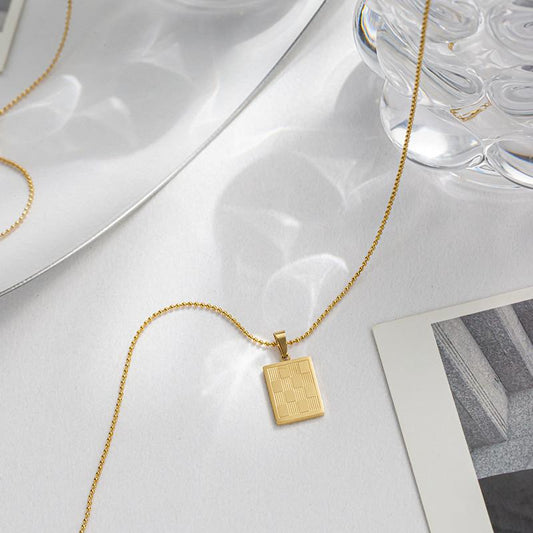 Retro square checkerboard pendant necklace stainless steel gold-plated clavicle chain simple personality ins