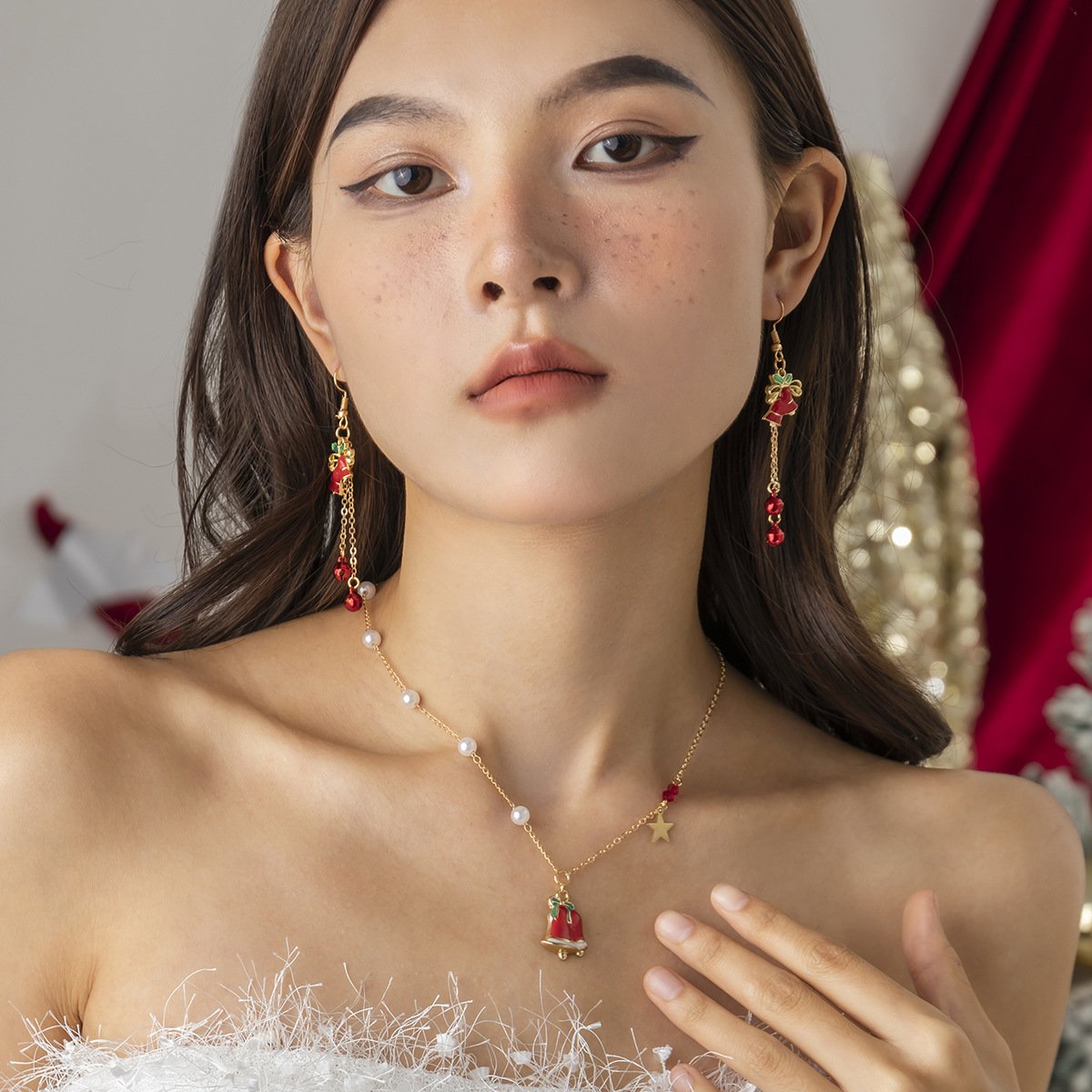 Jewelry Creative Diversified Christmas Tree Snowman Necklace Female Simple Imitation Pearl Drip Oil Star Necklace