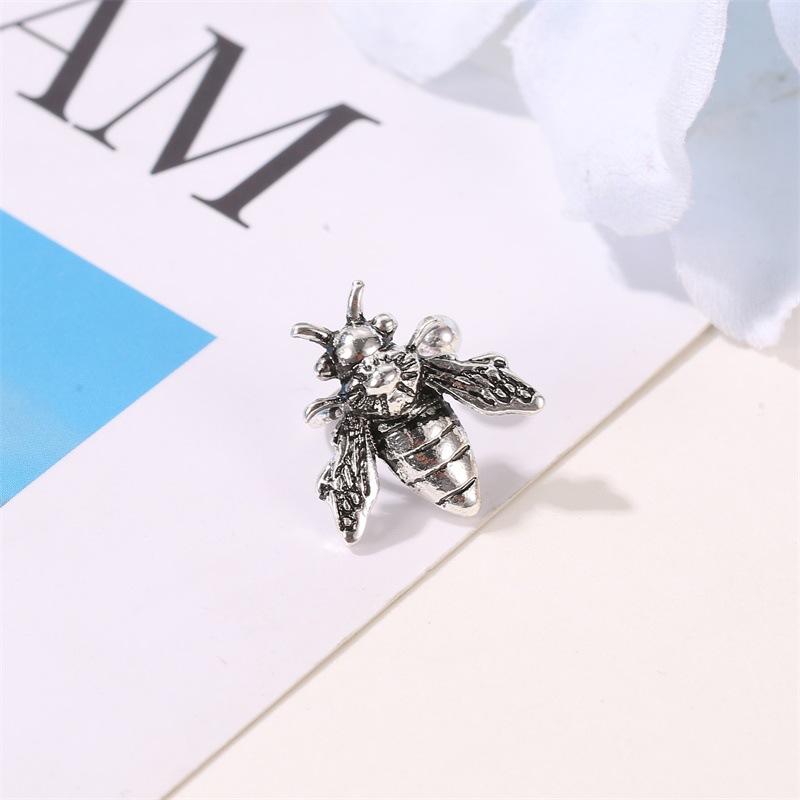 Creative personality retro ear clips old metal bee earrings women's fashion u-shaped single insect ear bone clip