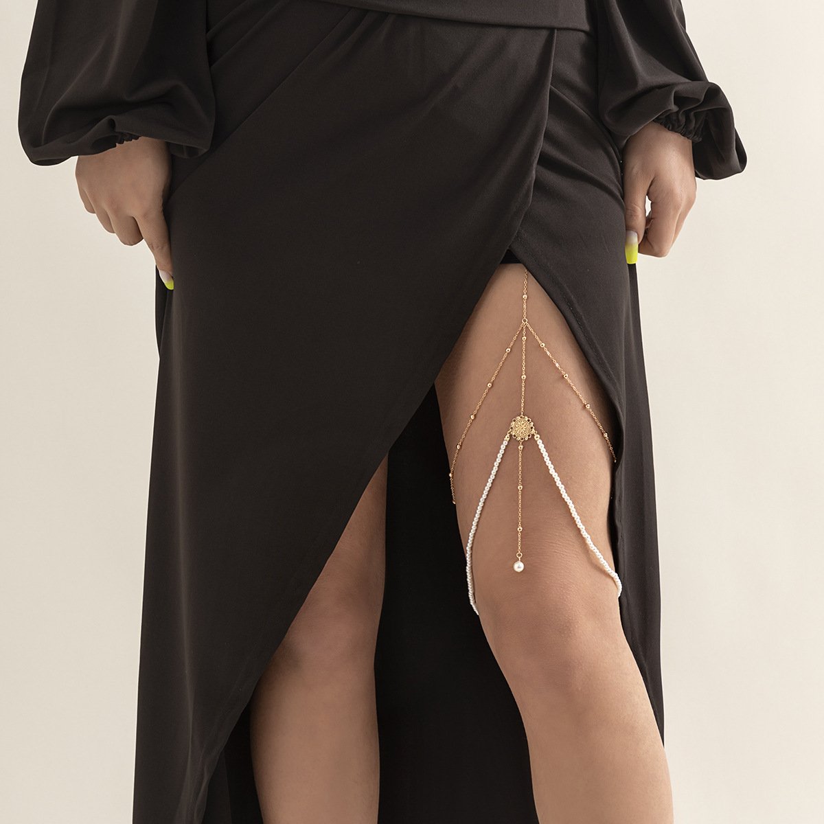 Jewelry Sexy Hollow Faceplate Elastic Thigh Chain Creative Beach Imitation Pearl Bead Body Chain