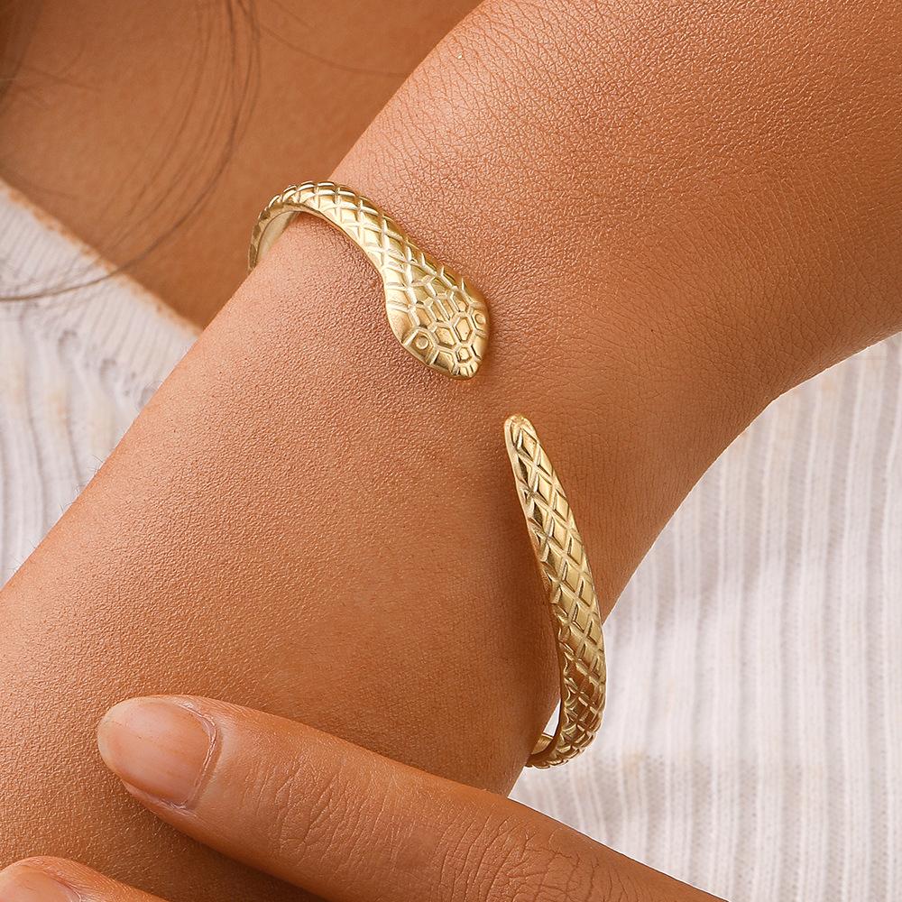 Simple, Exquisite and Versatile Women's Creative Stainless Steel Opening Snake Pattern Adjustable Bracelet