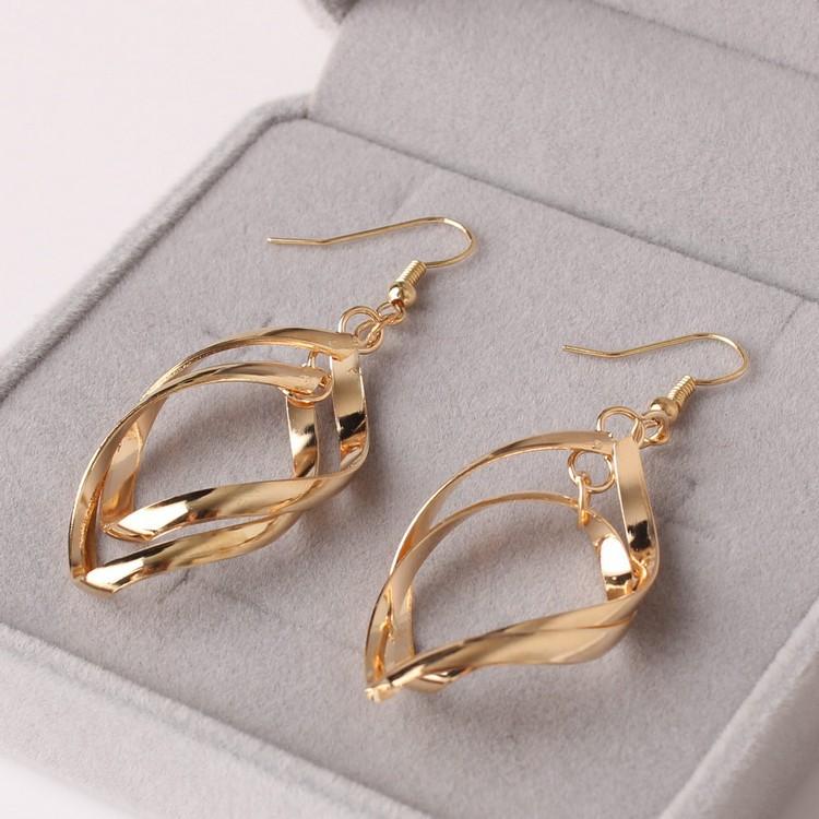 Classic Fashion Super Shiny Alloy Stud Earrings Twisted Rhombus Multilayer Earrings Double Hoop Lady Earrings