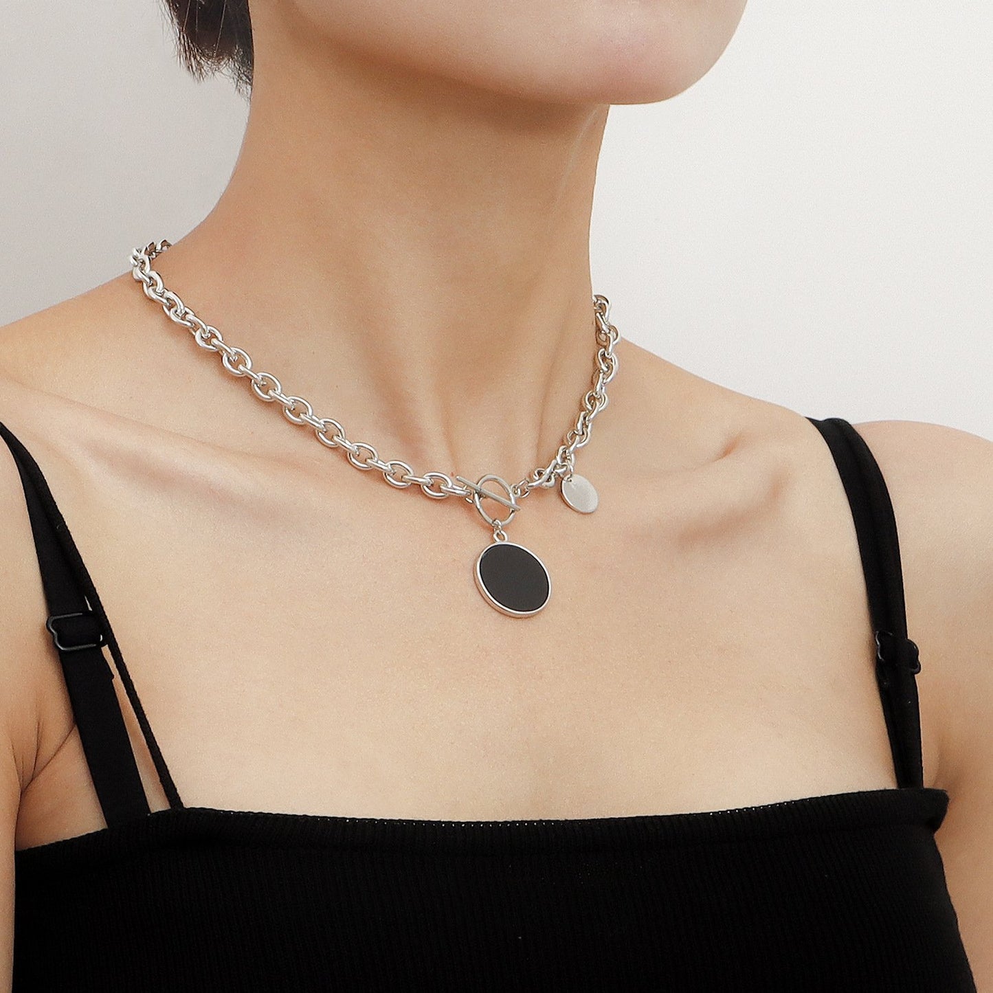Jewelry ins metal aluminum chain trendy cool black mother-of-pearl pendant necklace female sweater chain high-end sense