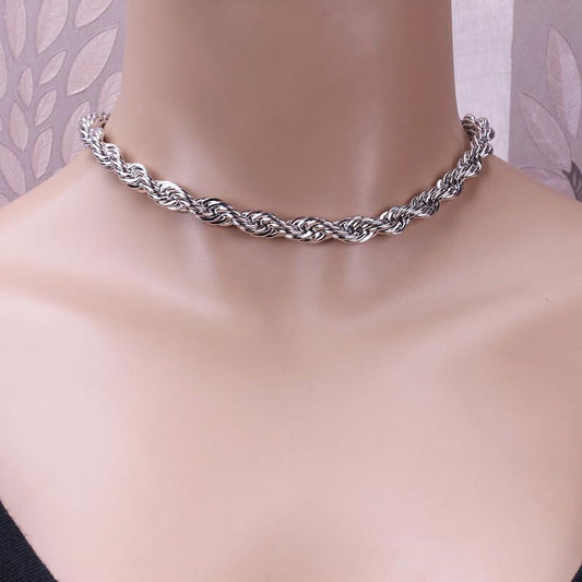 Jewelry Simple Single Layer Short Clavicle Necklace Women's Fashion Personality Geometric Twist Chain Necklace