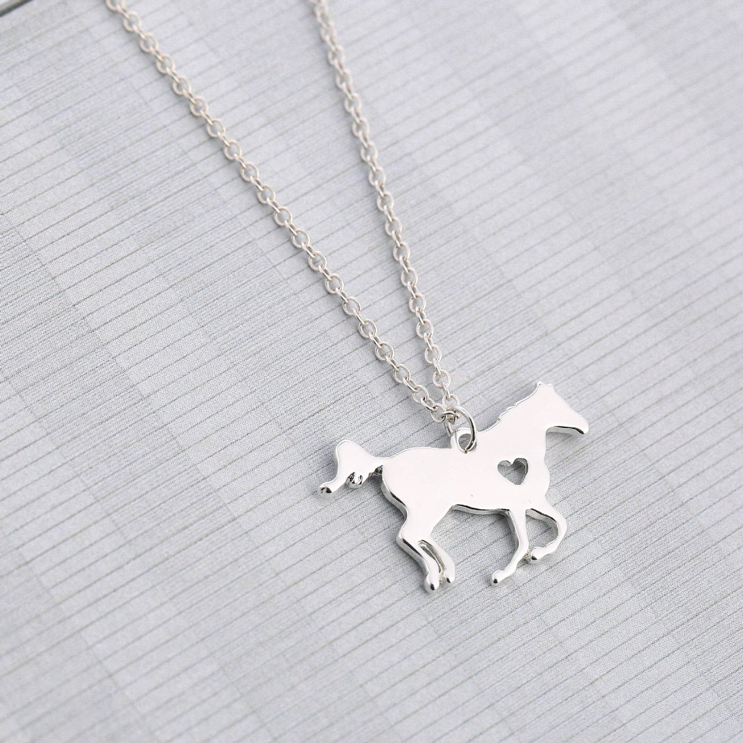 Explosive gold decoration unicorn horse necklace female love clavicle chain pendant electroplating alloy