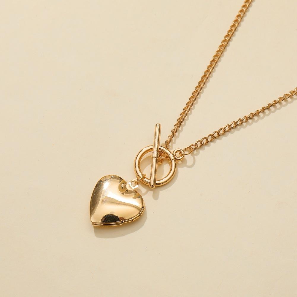 Jewelry ins personality heart-shaped pendant fashion metal exaggerated thick chain OT buckle multi-layer necklace