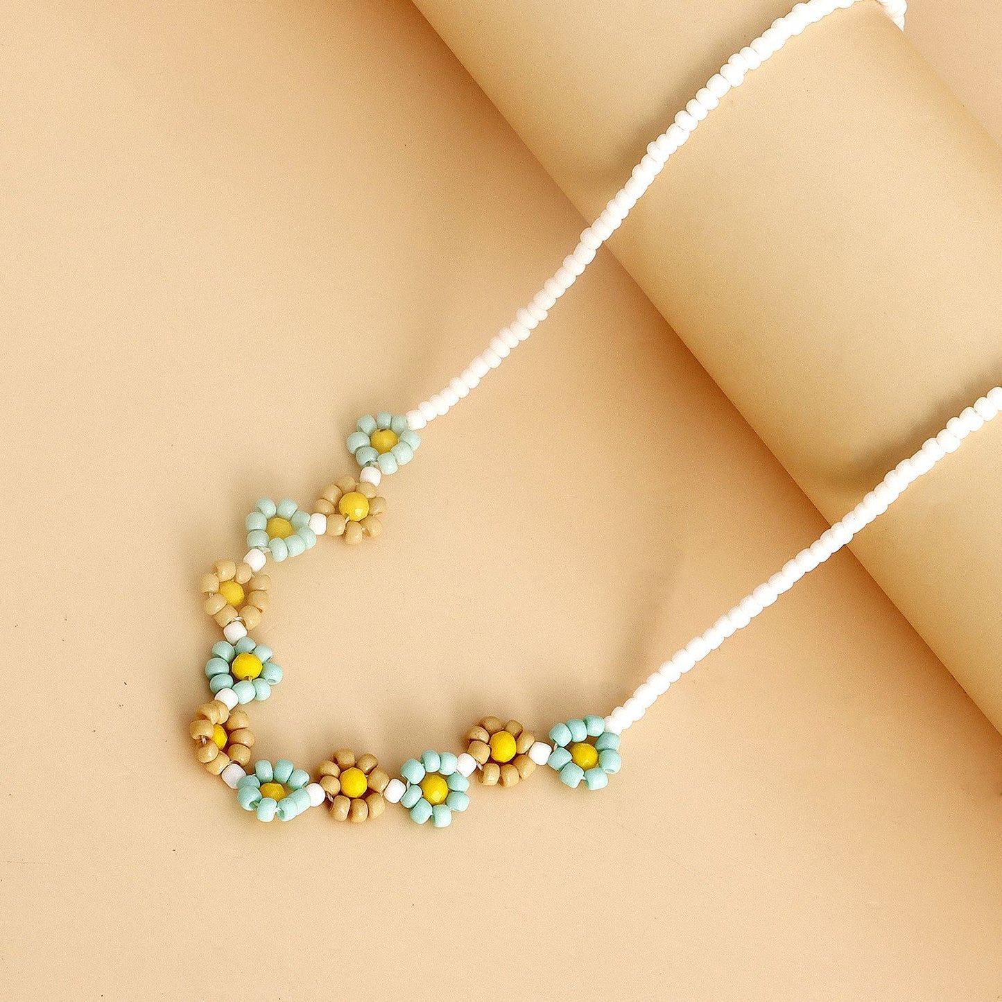 Jewelry Bohemian Daisy Contrast Color Beaded Necklace Retro Rice Bead Flower Clavicle Necklace Female