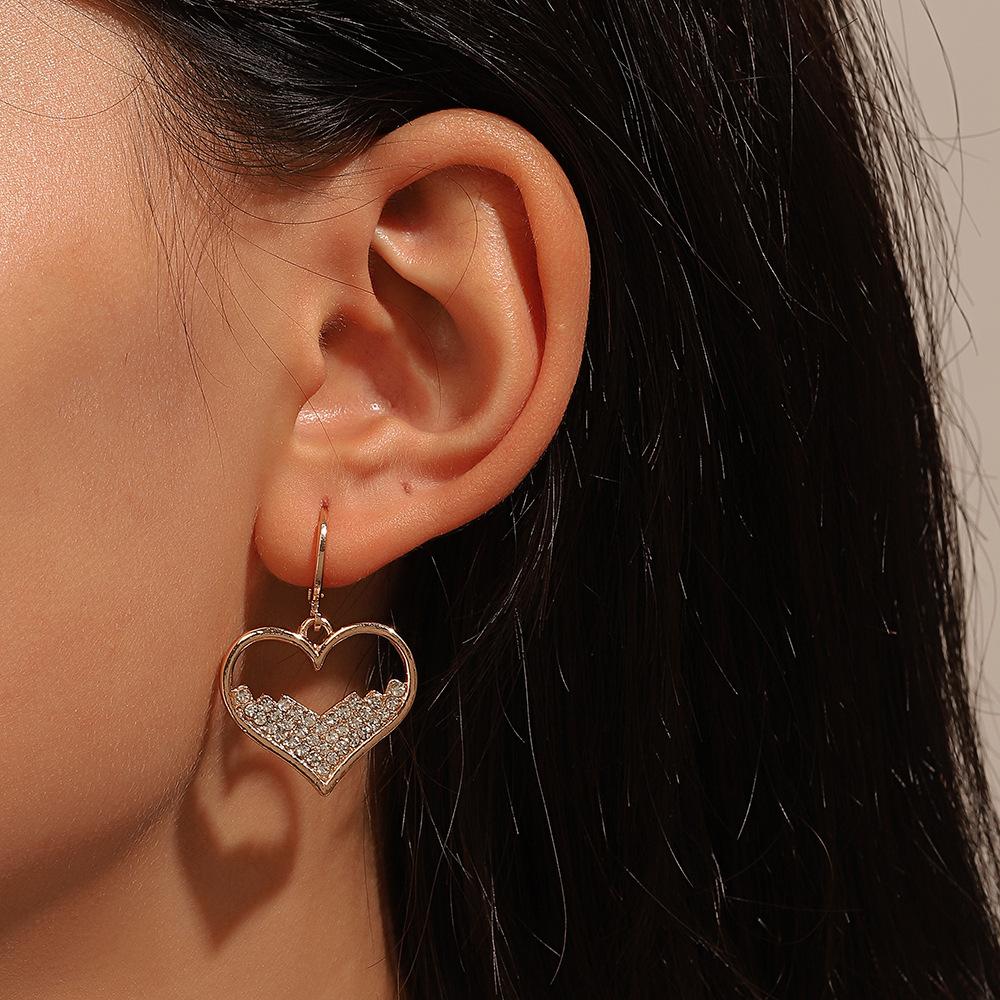 Ins diamond heart earrings female fashion temperament niche design hollow heart-shaped ear buckle net red earrings trend