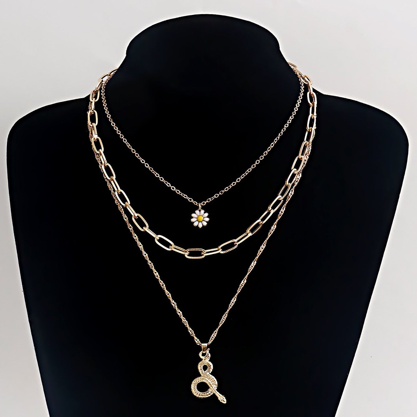 Jewelry ins hot girl daisy flower snake-shaped pendant necklace female Chinese pastoral suit necklace