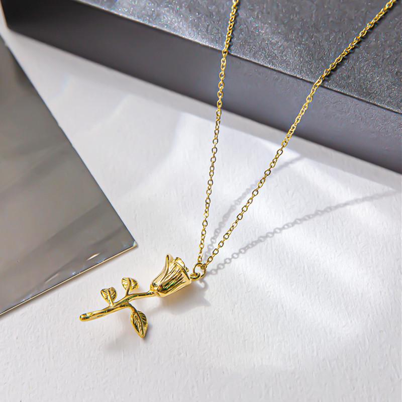 INS fashion furnace vacuum-plated 18K gold titanium steel three-dimensional rose necklace female Mother's Day gift