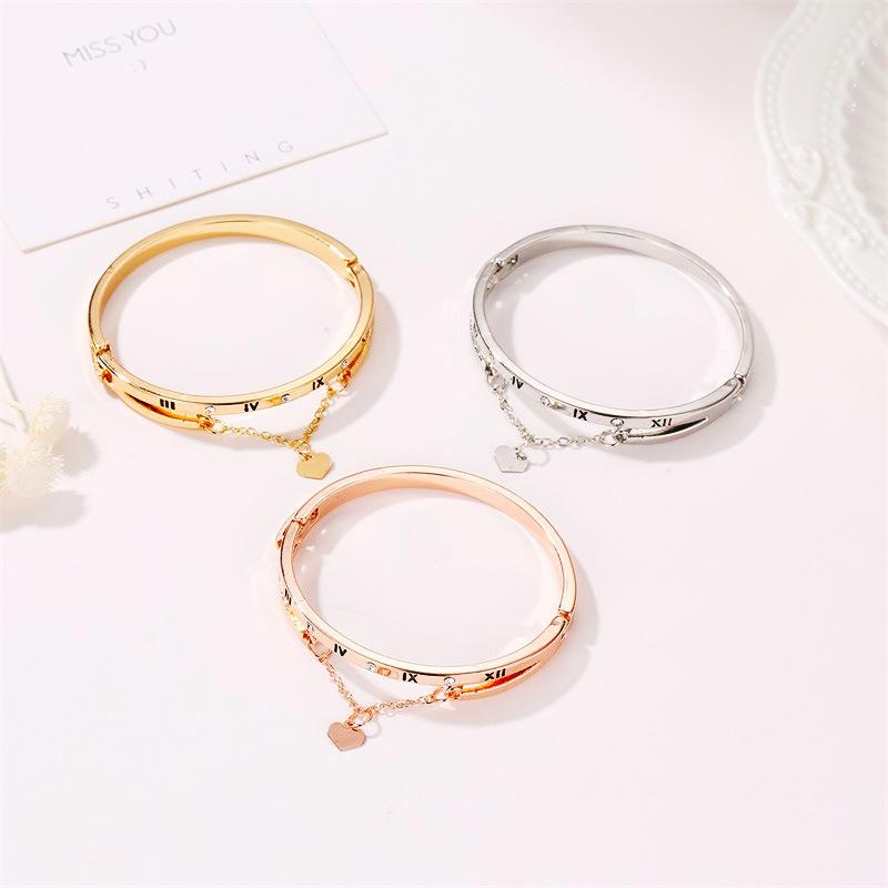 Bracelet Temperament Versatile Love Geometric Bracelet Fashion Watch Accessories Birthday Gift for Girlfriend