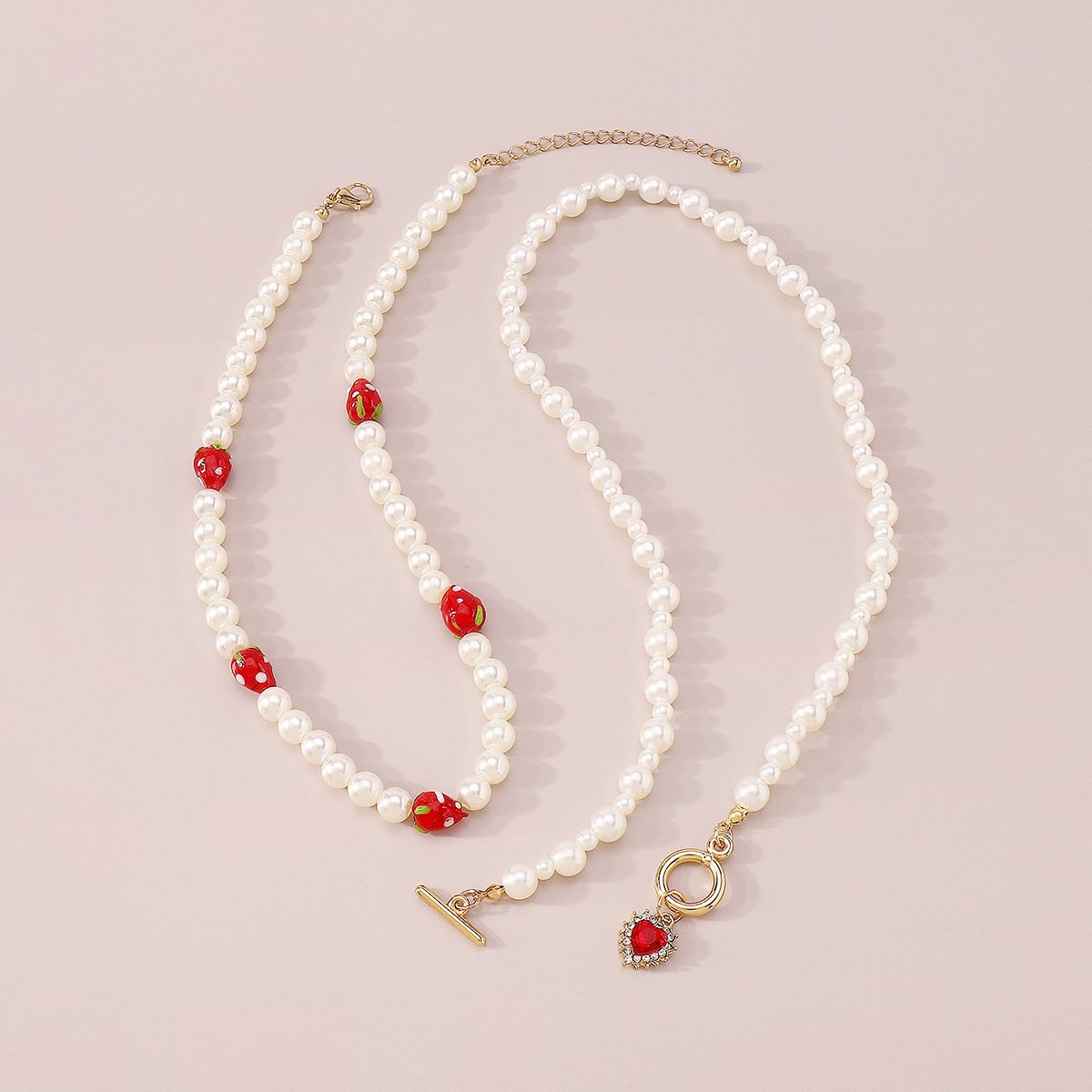 N1389 Holiday Color Necklace Imitation Pearl Ceramic Strawberry Lovely Necklace Heart Micro-inlaid Necklace
