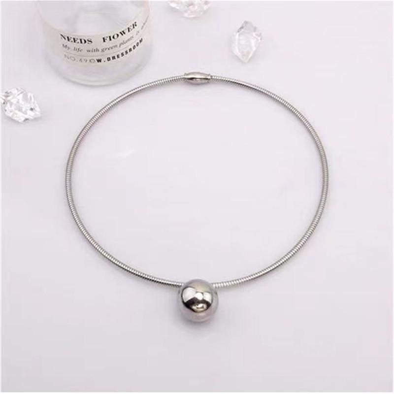 Ball collar niche design sense necklace female hip-hop sweet cool necklace personality live broadcast net red small bell collar