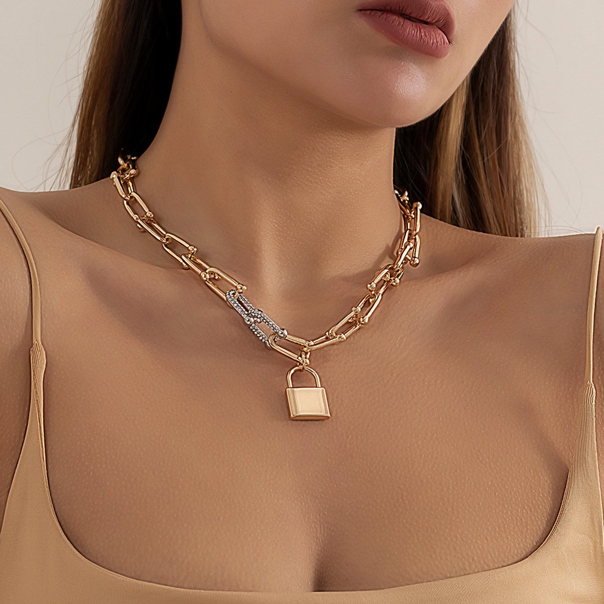 Hip-hop Metal U-shaped Buckle Chain Mixed Color Full Diamond Clavicle Necklace Geometric Hollow Stitching Lock Necklace