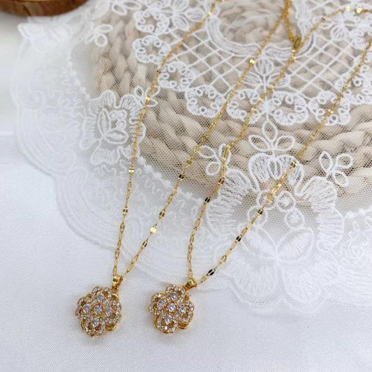 Internet celebrity fashion rotating necklace time to run four-leaf clover collarbone chain female