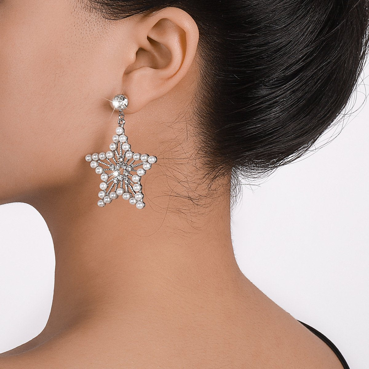 162 French light luxury romantic five-pointed star earrings pearl rhinestone hollow earrings net red geometric popular earrings