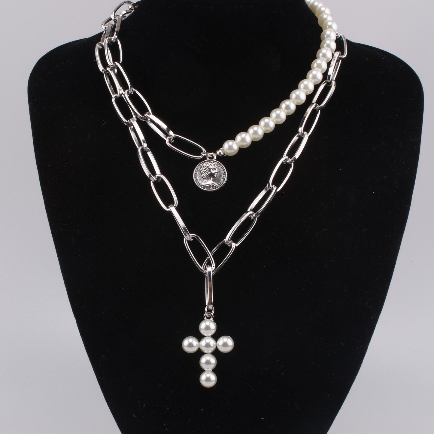 Jewelry Retro Pearl Cross Queen Coin Pendant Necklace Female Personality Short Neck Necklace