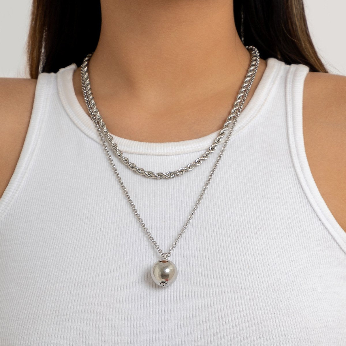 Jewelry simple and versatile metal twist chain necklace female hip-hop personality hanging ball collarbone necklace