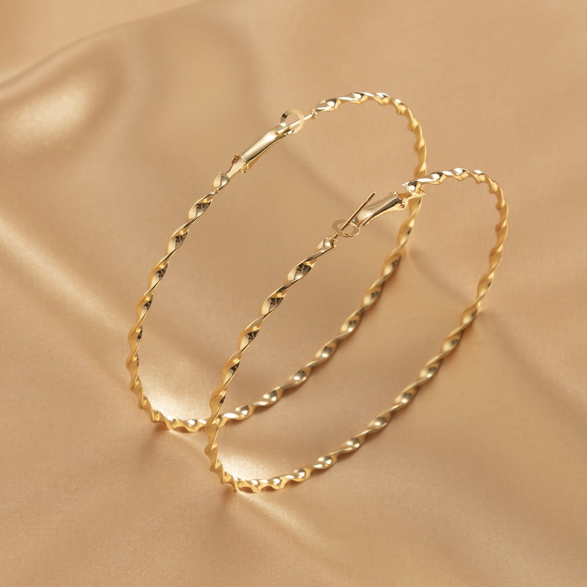 Jewelry Fashion Exaggerated Large Circle Thread Earrings Personalized Retro Geometric Metal Stud Earrings
