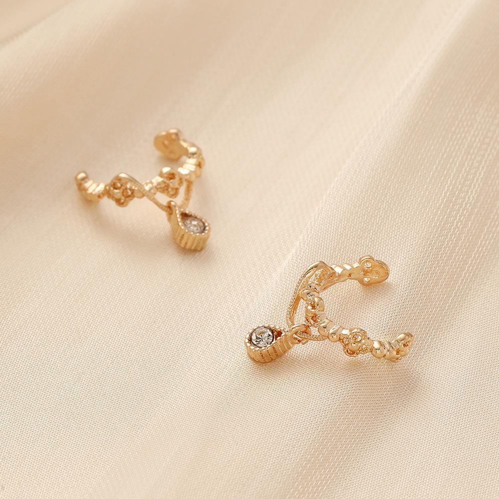 Trendy personality light luxury niche design ladies simple metal zircon rhinestone water drop ear bone clip