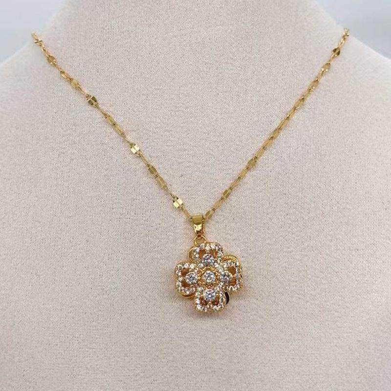 Internet celebrity fashion rotating necklace time to run four-leaf clover collarbone chain female