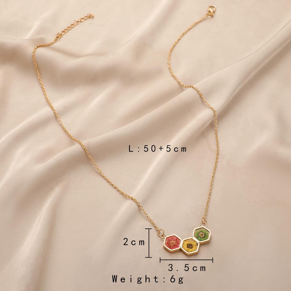 Dried Flower Resin Stitching Geometric Pendant Necklace Ladies Necklace Jewelry