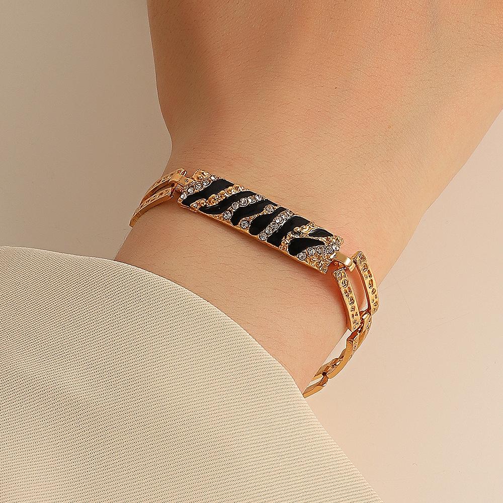 ins black drop oil diamond bracelet fashion personality hollow square bracelet punk hip-hop bracelet